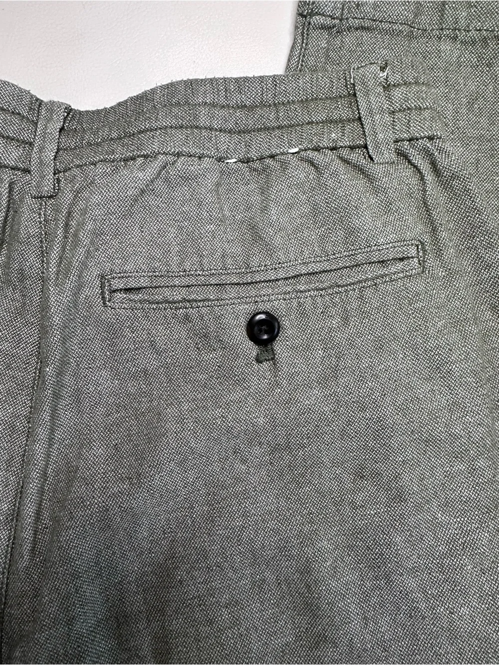 Banana Republic Men's Olive Green Casual Trousers-Athletic/Classic Straight Fit